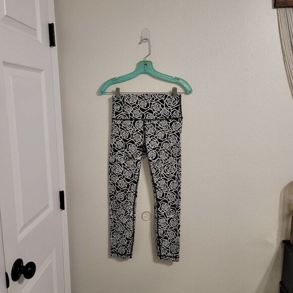 Lululemon Rosette Cropped Leggings Sz 6 - Picture 3 of 5